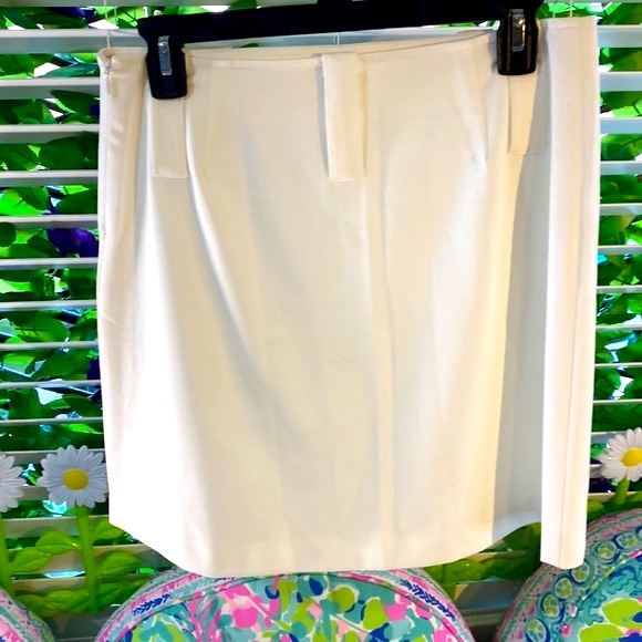Cache’ white skirt - Picture 2 of 3